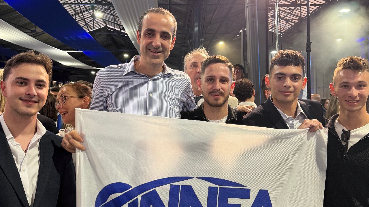 Η θερμή υποδοχή στον Γρηγόρη Δημητριάδη στην εκδήλωση για τα 52 χρόνια της ΝΔ  - Τελευταία νέα & Έκτακτες ειδήσεις Live