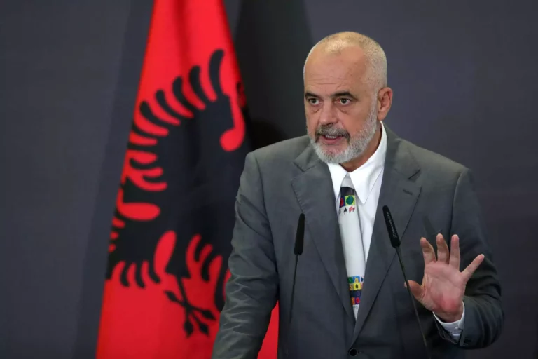 Έντι Ράμα για τα επεισόδια στην Αλβανία: ''Όποιος θέλει διάλογο, είμαι εδώ, όσοι επιλέγουν πέτρες και μάσκες θα βρουν απέναντι τους το κράτος'' - Τελευταία νέα & Έκτακτες ειδήσεις Live