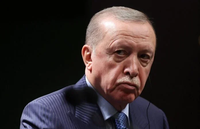 Τουρκία: Άστεγος προσβάλλει τον Ερντογάν για να μπει στη φυλακή και να έχει φαγητό και στέγη