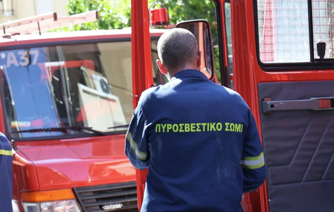 Ρέντης: Φωτιά σε διαμέρισμα - Εκκενώθηκε πολυκατοικία, απεγκλωβίστηκαν δύο ηλικιωμένοι - Τελευταία νέα & Έκτακτες ειδήσεις Live