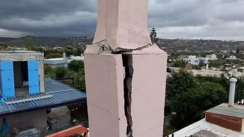 Κρήτη: Κεραυνός διέλυσε καμινάδα στον Καρτερό - ''Νομίζαμε ότι μας βομβάρδισαν'' - Τελευταία νέα & Έκτακτες ειδήσεις Live