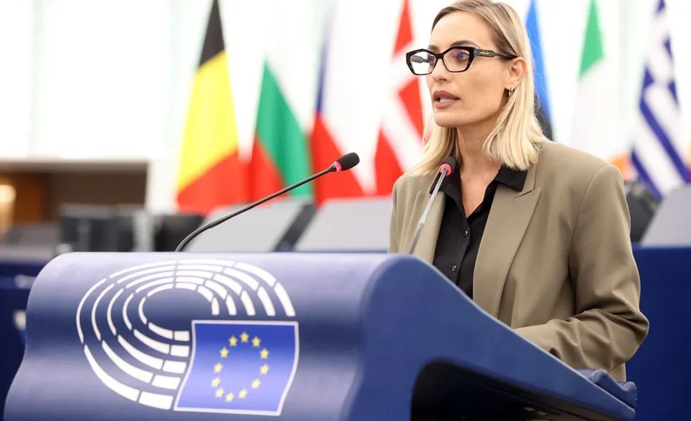 Ευρωκοινοβούλιο: Ψηφίστηκε η έκθεση για την ψυχική υγεία στην εργασία με εισηγήτρια την Ελεονώρα Μελέτη