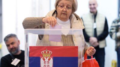 Κρίσιμες εκλογές στη Σερβία: Στις κάλπες 6,4 εκατ. πολίτες