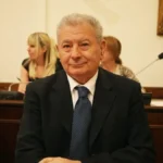 Σήφης Βαλυράκης - Υπόθεση