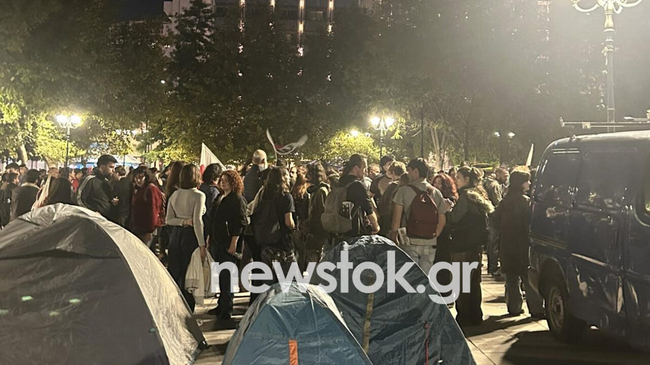 Η οργή ξεχειλίζει: Κατασκηνώνουν στο Σύνταγμα οι νέοι, ενώ το Κολωνάκι θωρακίζεται υπό τον φόβο γαλλικών ταραχών!