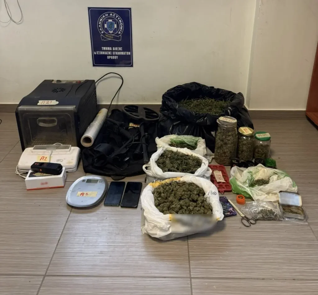 Εξάρθρωση σπείρας στον Κάλαμο: Εντοπίστηκε εργαστήριο κάνναβης - Τελευταία νέα & Έκτακτες ειδήσεις Live